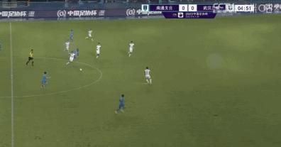 上半场伤停补时2分钟，半场结束，利物浦暂1-0伯恩利。